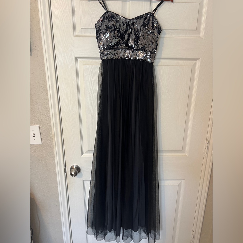 Elegant Strapless Black Sequin Evening Dress